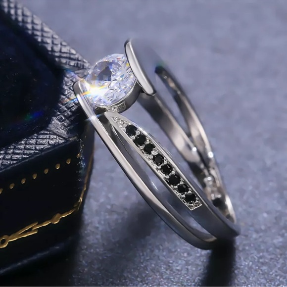 Round Cut Cubic Zirconia Wedding Rings Luxury 925 Silver Jewelry Women - Picture 2 of 6